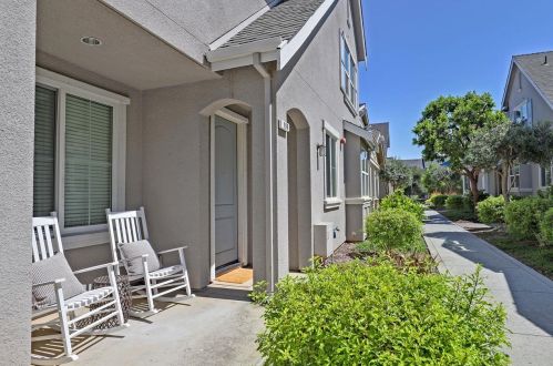 196 Caroline Ln, Gilroy, CA 95020-5261