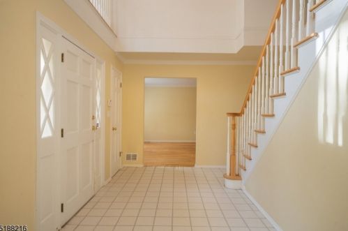 51 Raynor Rd, Morristown, NJ 07960-2516