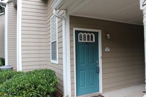 6402 Oakleaf Ln, Morrow, GA 30260-1765