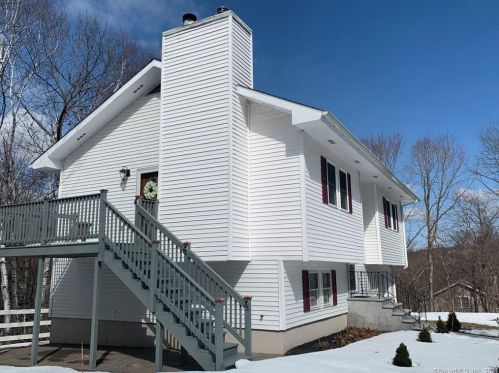 1118 Spindle Hill Rd, Waterbury, CT 06716-1222