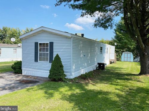 204 Brooklyn Dr, York, PA 17406-7614