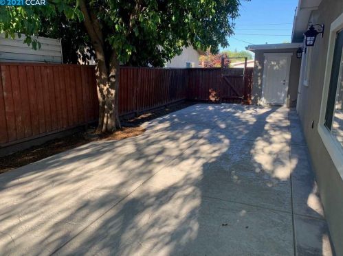 2731 Broadmoor Ave, Concord CA  94520-4751 exterior