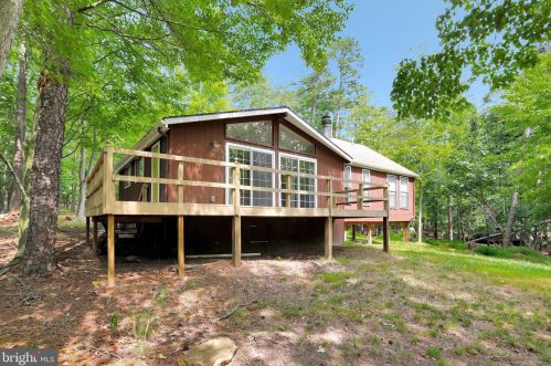 112 Algonquin Trl, Hedgesville WV  25427-5568 exterior