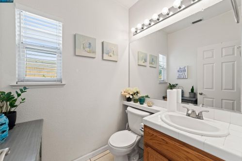 9257 Starfish Way, Elk Grove, CA 95758-6903