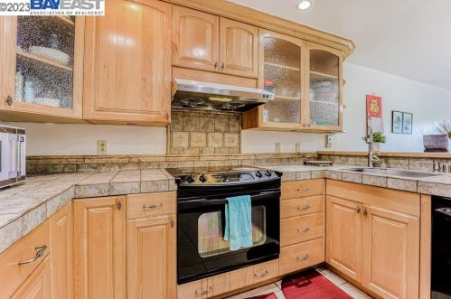 8179 Mulberry Pl, Pleasanton, CA 94568-1267