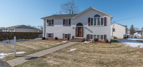 2 Jessica Cir, Providence, RI 02911-1436