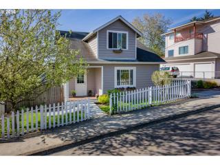 212 17th Ave, Camas, WA 98607-1248