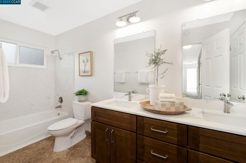 133 Chianti Pl, Concord CA  94523-2084 exterior