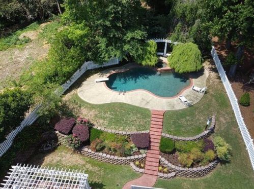 2282 Chimney Swift Cir, Marietta, GA 30062-2882