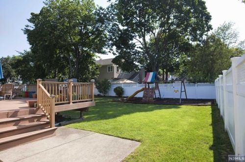336 Pershing Ave, Oradell, NJ 07649-2212