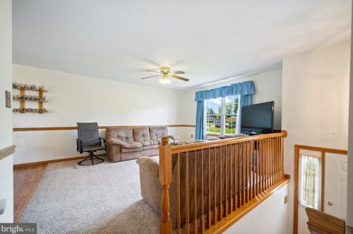10517 Greenwich Dr, Williamsport, MD 21795-3178
