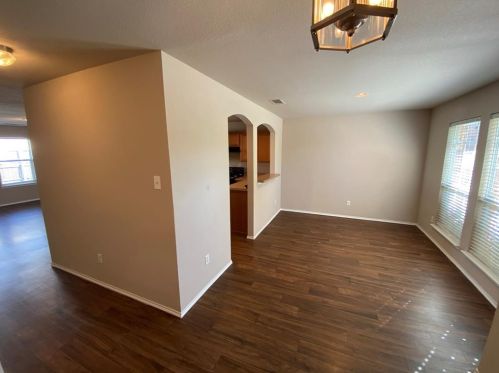 10516 Turning Leaf Trl, Fort Worth TX  76131-3982 exterior