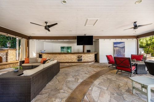 4501 Cerro Vista Dr, Anaheim CA 92807 exterior