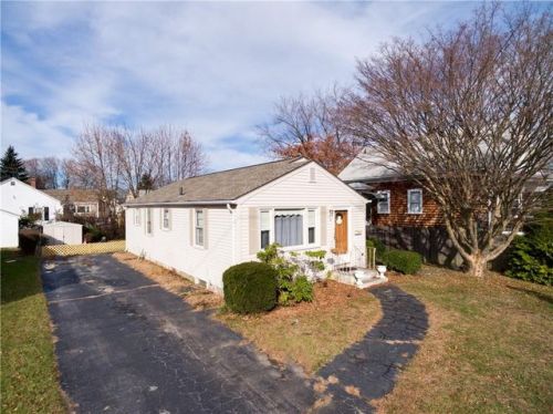 51 Manuel Ave, Providence, RI 02919-3906