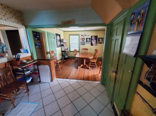 24 Rankin Ave, Providence, RI 02908-4230