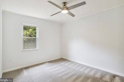 18 Kinsman View Cir, Silver Spring MD 20901-1652 exterior