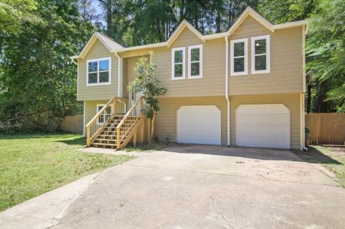 5161 Scarbrough Ln, Stone Mountain, GA 30088-4333