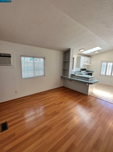 3913 Castro Valley Blvd, Hayward CA  94546-6000 exterior