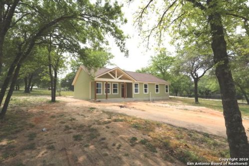 109 Spring Valley Dr, Adkins, TX 78101-2742