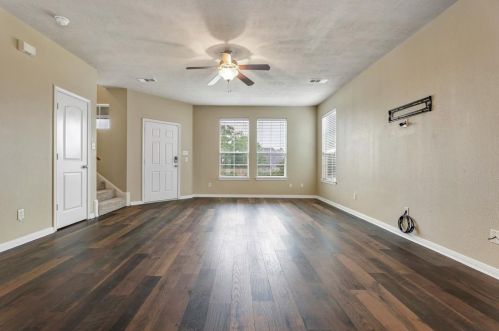2009 Autumn Lk Dr, Bryan TX  77807-5112 exterior
