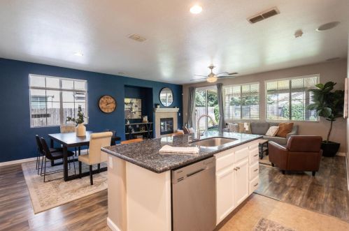 12319 Pawcatuck Way, Rancho Cordova, CA 95742-7735