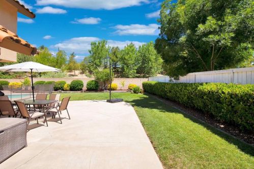 39810 Amberley Cir, Temecula CA  92591-7007 exterior