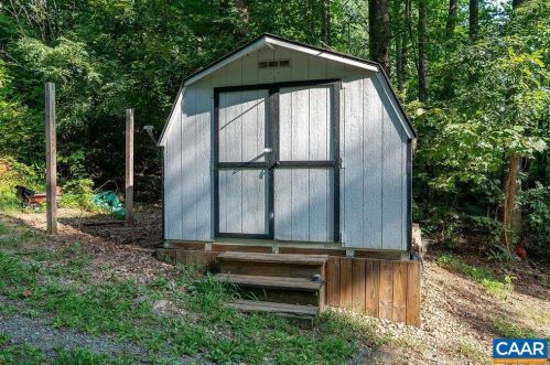 435 Greene Acres Rd, Stanardsville, VA 22973-2511