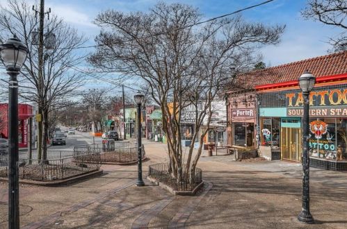 1093 Colquitt Ave, Atlanta GA  30307-1921 exterior