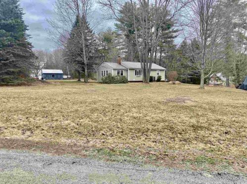 18 Roosevelt Rd, Unity, NH 03743-4603