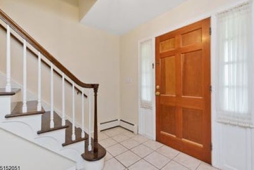 2 Manitou Way, Scotch Plains, NJ 07076-2923