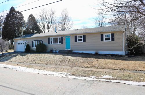 76 Suzanne Dr, Portsmouth, NH 03801-5956