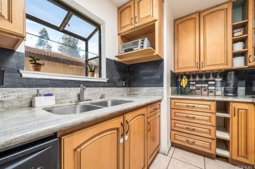 150 Merrill Ave, Rialto, CA 92376-6573