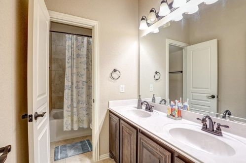 628 Tierra Vista Way, Fort Worth TX  76131 exterior