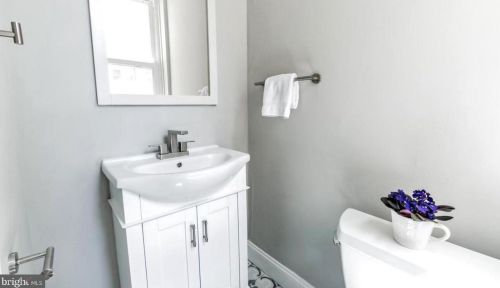 2014 Bainbridge St, Philadelphia PA  19146-1309 exterior
