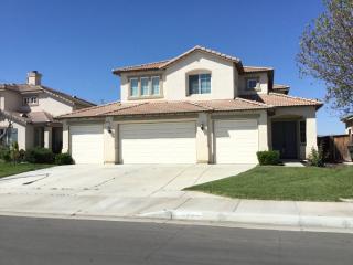 672 Apache St, San Jacinto, CA 92582-3851