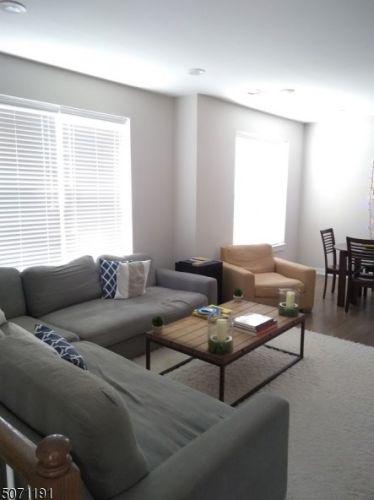 79 Sowers Dr, Hackettstown, NJ 07840-7625