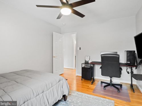 6702 Emporia Ct, Springfield VA  22152-3034 exterior