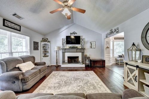 191 Laurel Oaks Ln, Jefferson GA  30549-5590 exterior