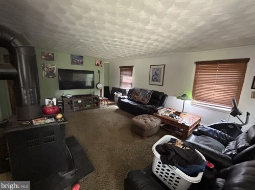 10 White Oak Dr, Carlisle, PA 17015-9169