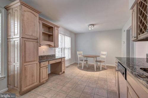 5601 Castlebury Ct, Springfield VA  22015-1883 exterior