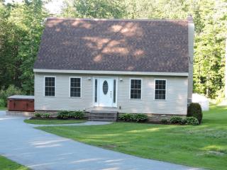 21 Ledgewood Dr, Newburgh, ME 04444-1025