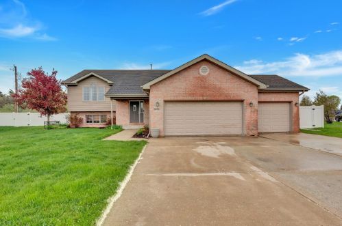 1205 112th Ave, Crown Point, IN 46307-8050