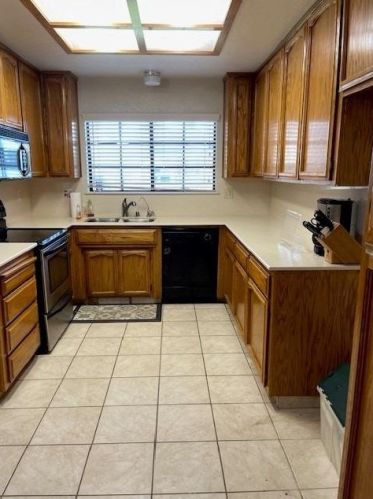 2401 Manor Oak Dr, Modesto, CA 95355-9245