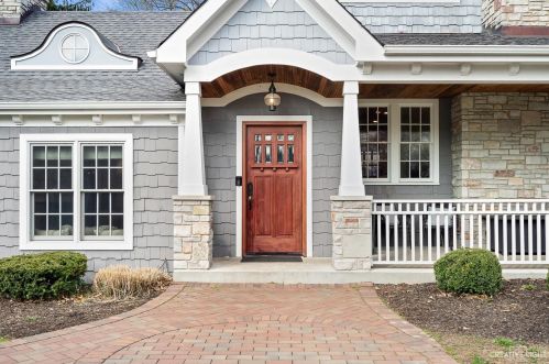 798 Lenox Rd, Glendale Heights, IL 60137-3964