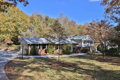 3265 Beechwood Dr, Marietta, GA 30067-5419