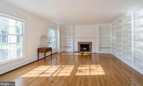 1 Nelson Ridge Rd, Princeton NJ  08540-7423 exterior