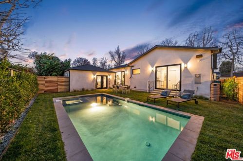 4849 Stern Ave, Van Nuys CA  91423-1923 exterior