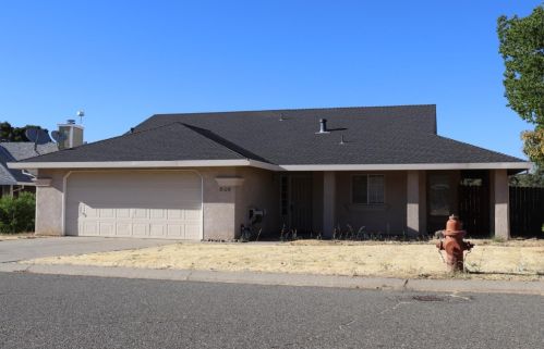 8109 Quartz Ln, Big Oak Valley, CA 95977-9740