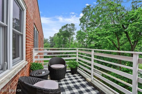 50 Lafayette Pl, Greenwich CT  06830-5405 exterior