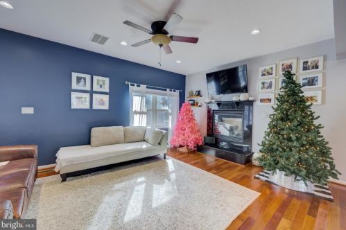 4933 Aspen St, Shady Side MD  20764-9667 exterior